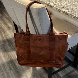 Gently used Frye brown purse!